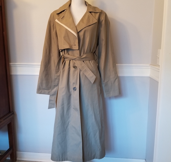London Times Jackets & Blazers - London Towne Size 10 Trench Coat